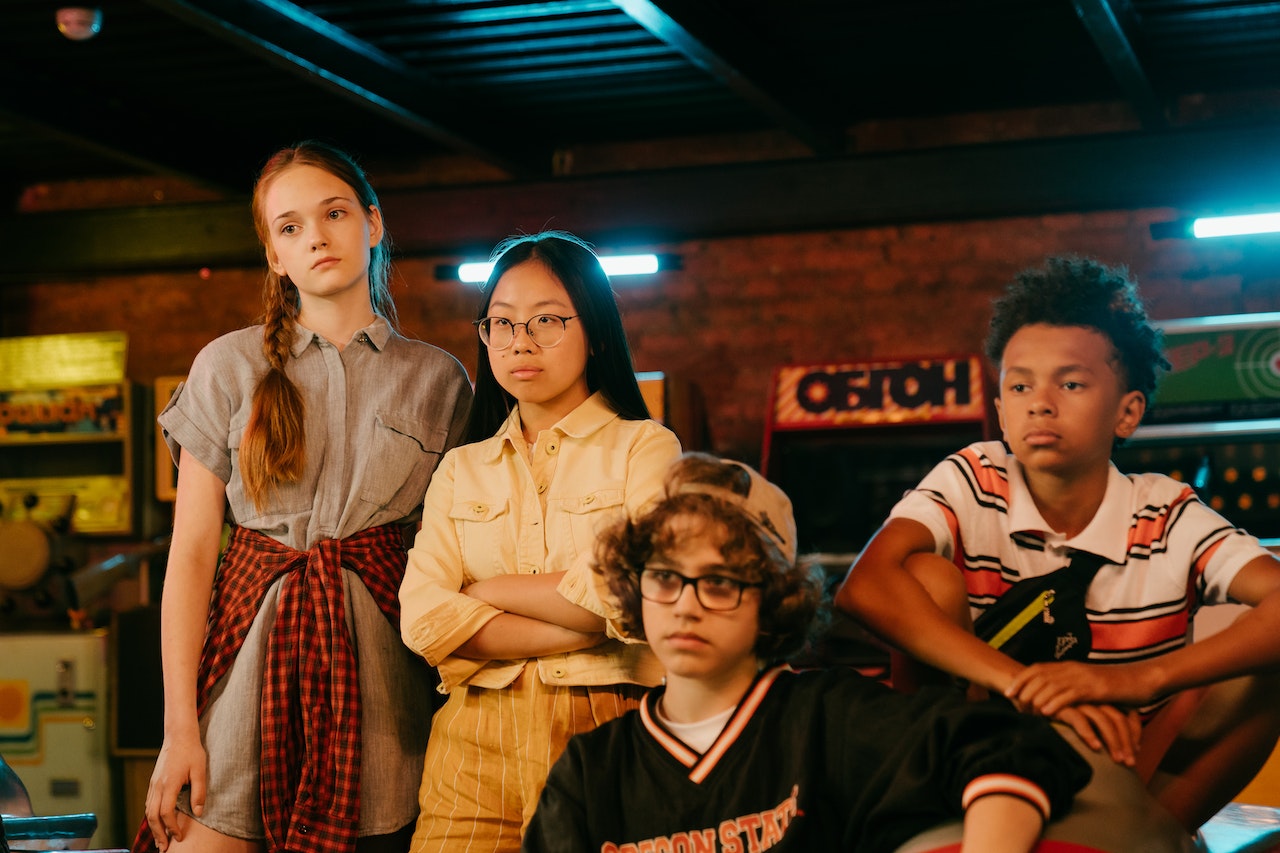 4 Surprising Benefits of Peer Pressure in Adolescent Life