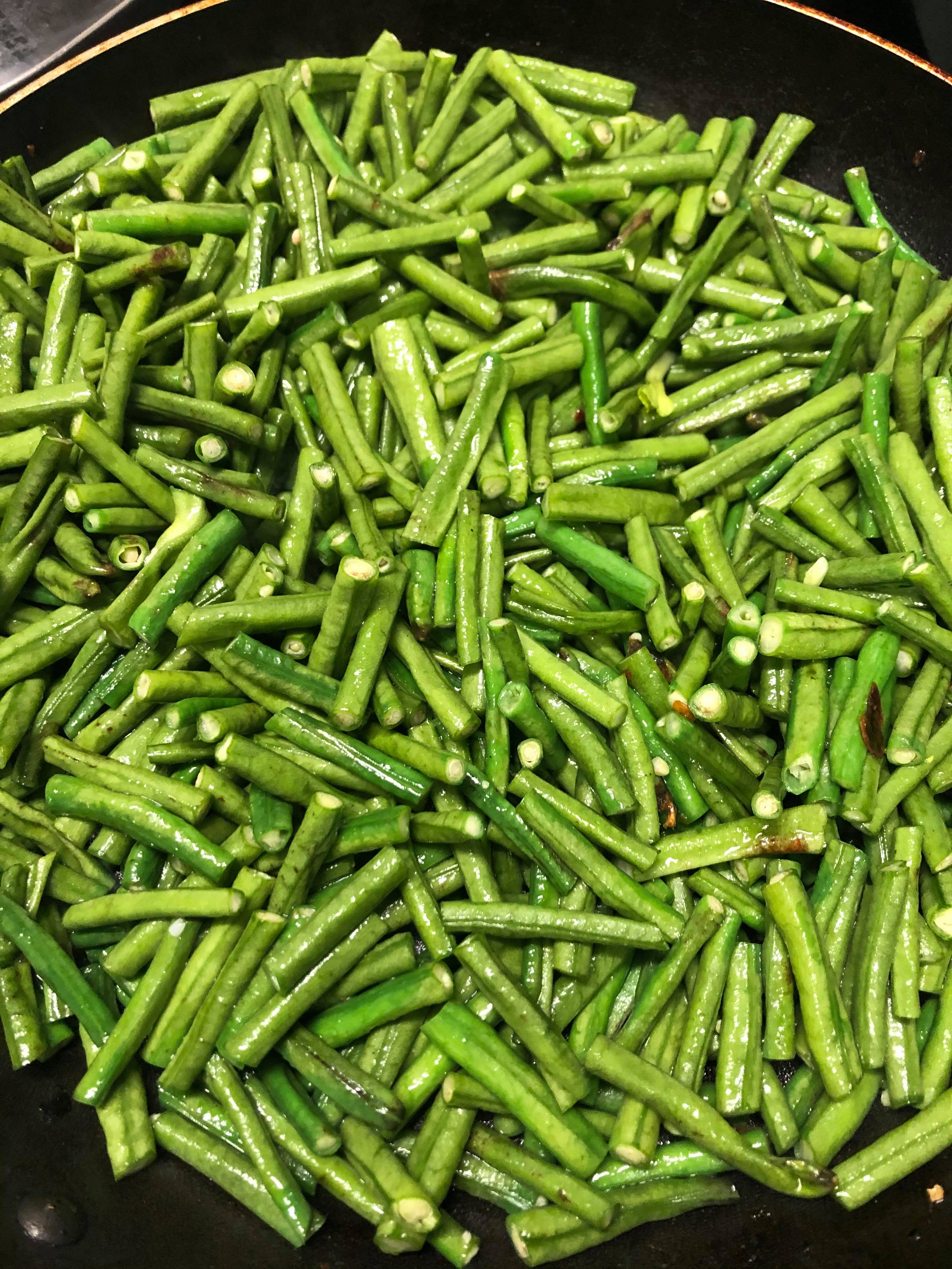 Needs a Healthy and Quick Snack?  Green Beans with Sesame and Soy Sauce in 10-minutes